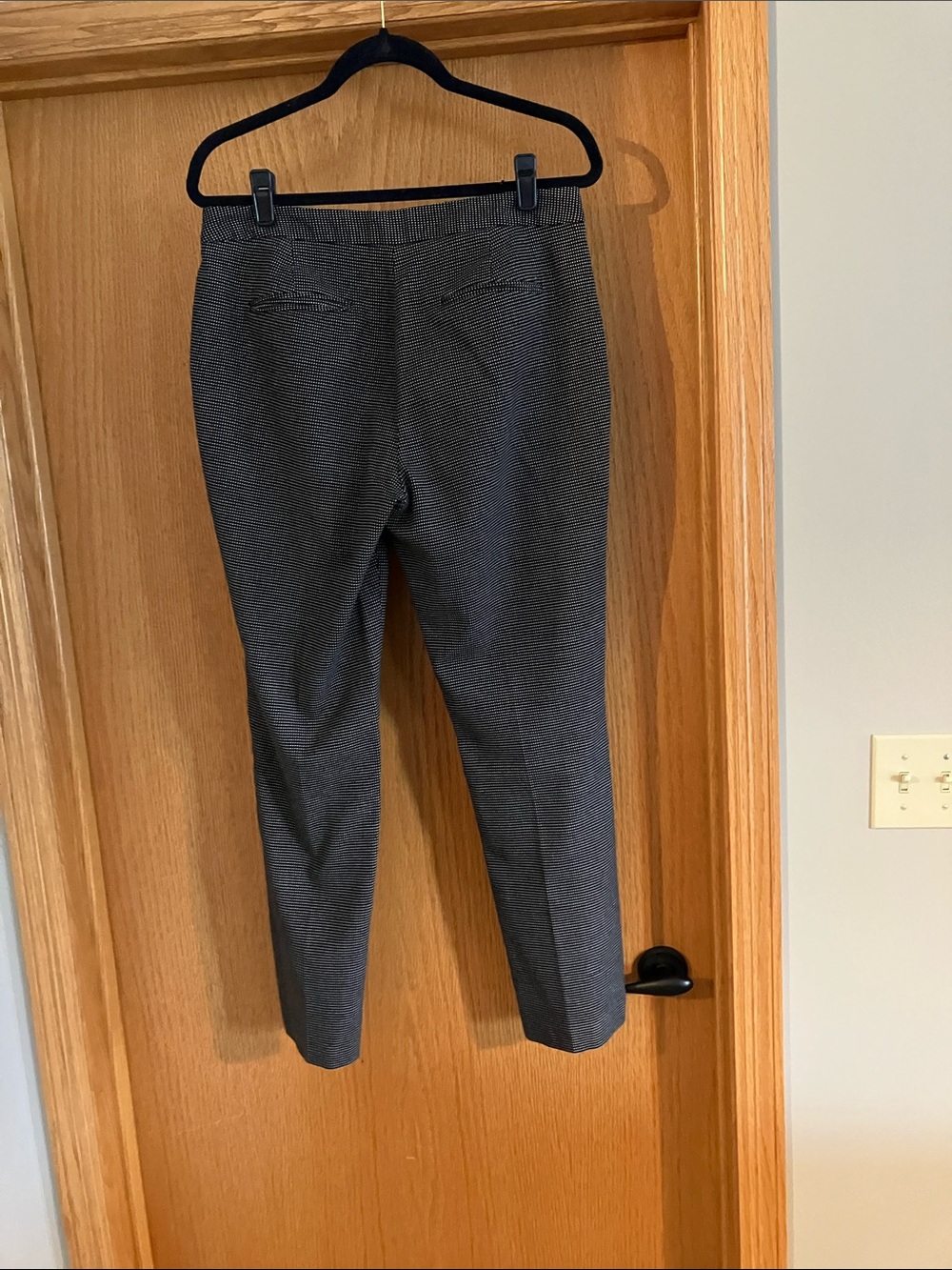 Dana Buchman Black & White Houndstooth Ankle Pants - Picture 2 of 4